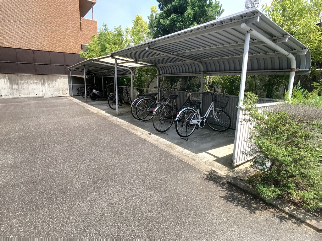 コモド西条　206