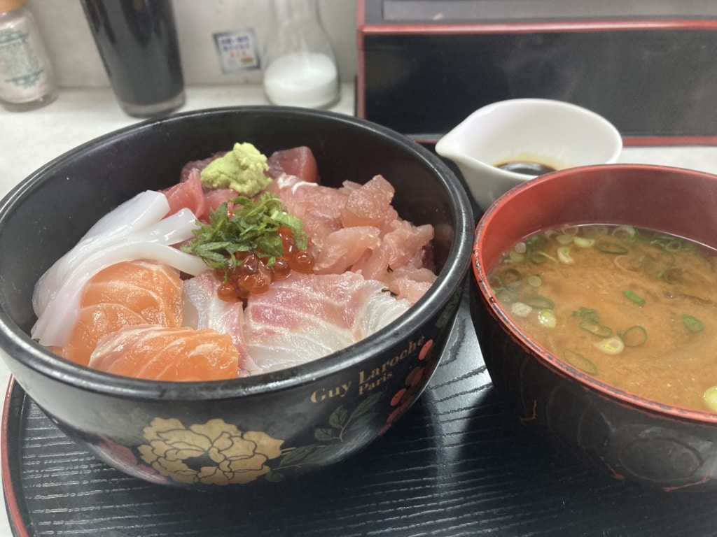 早朝の海鮮丼♪