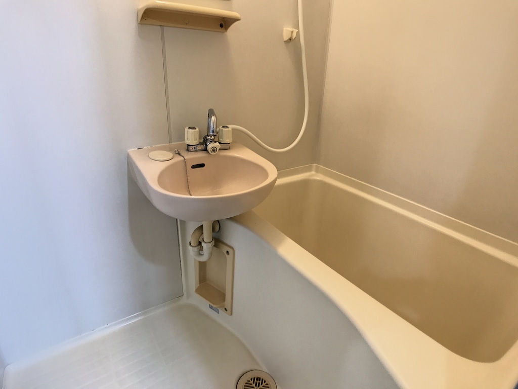 レジデンスKⅢ　2～4階　1～6号室　206