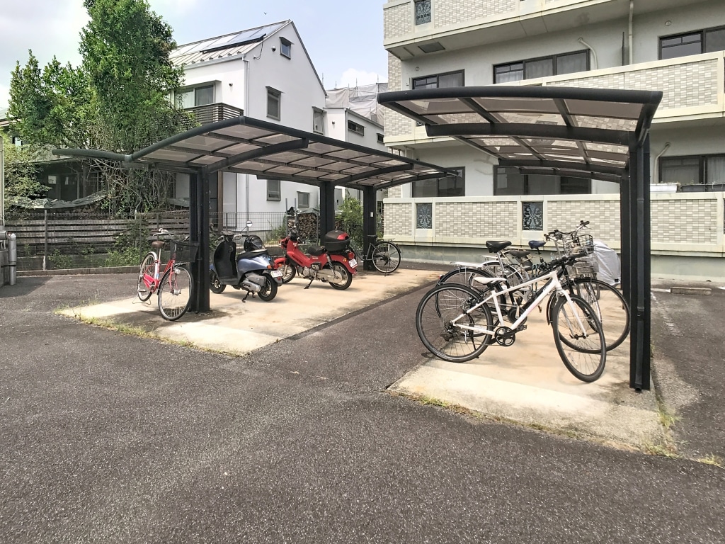 パインコート鏡山　306